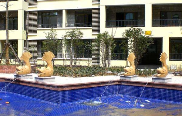 皇馬花(huā)園二期噴水(shuǐ)怪魚雕塑