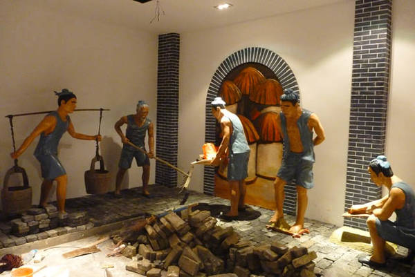 安徽黃(huáng)梅酒業(yè)酒文(wén)化(huà)展示館情景雕塑A