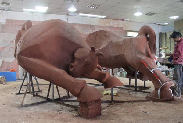 科(kē)大(dà)訊飛(fēi)泥塑